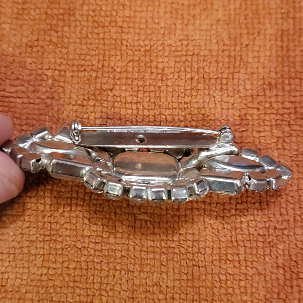Vintage Rhinestone Sytle Pin - Picture 5 of 6